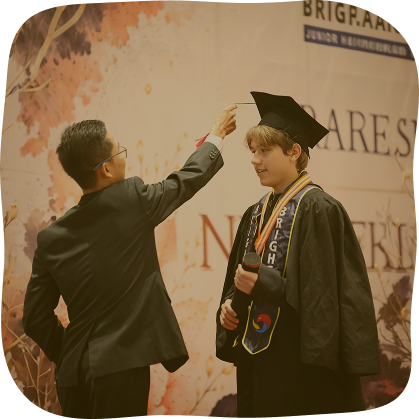 Wisuda murid Brighton